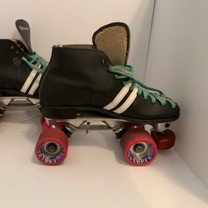 Ladies speed skates size 7